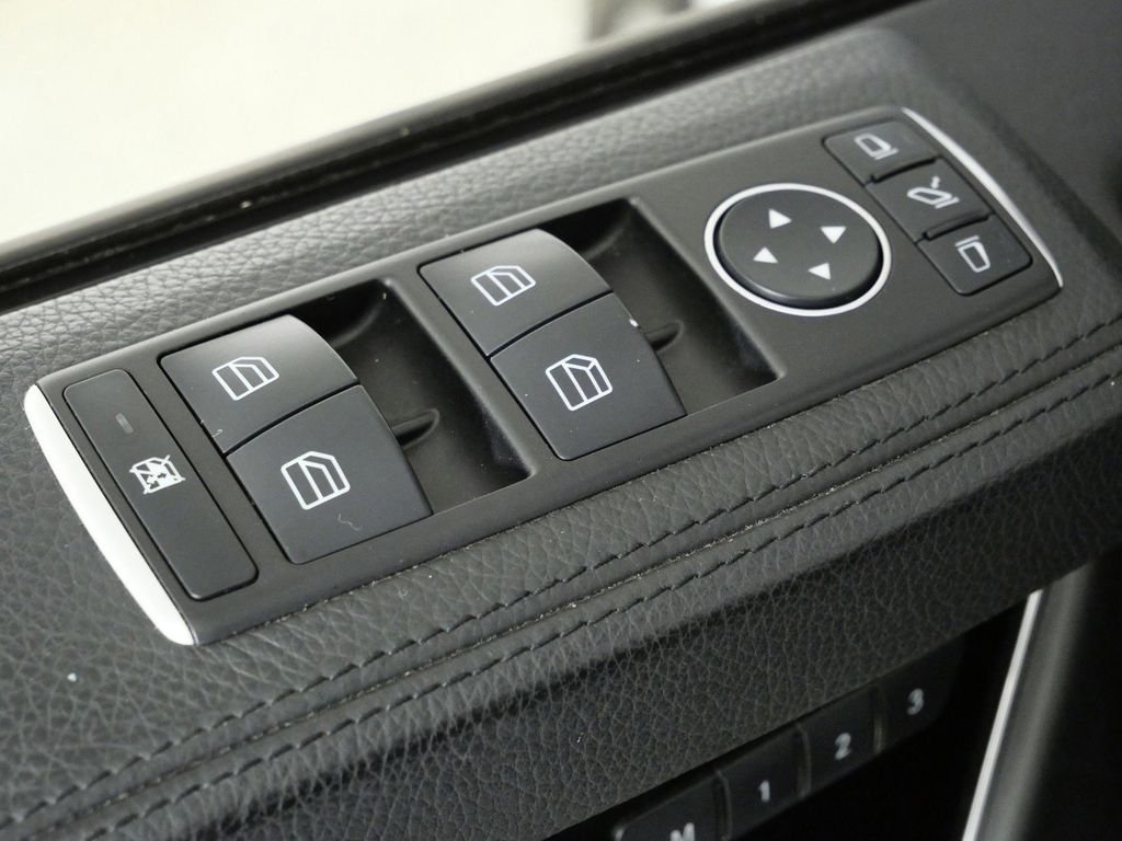 Used 2016 Silver Mercedes-Benz G 63 AMG® image 36