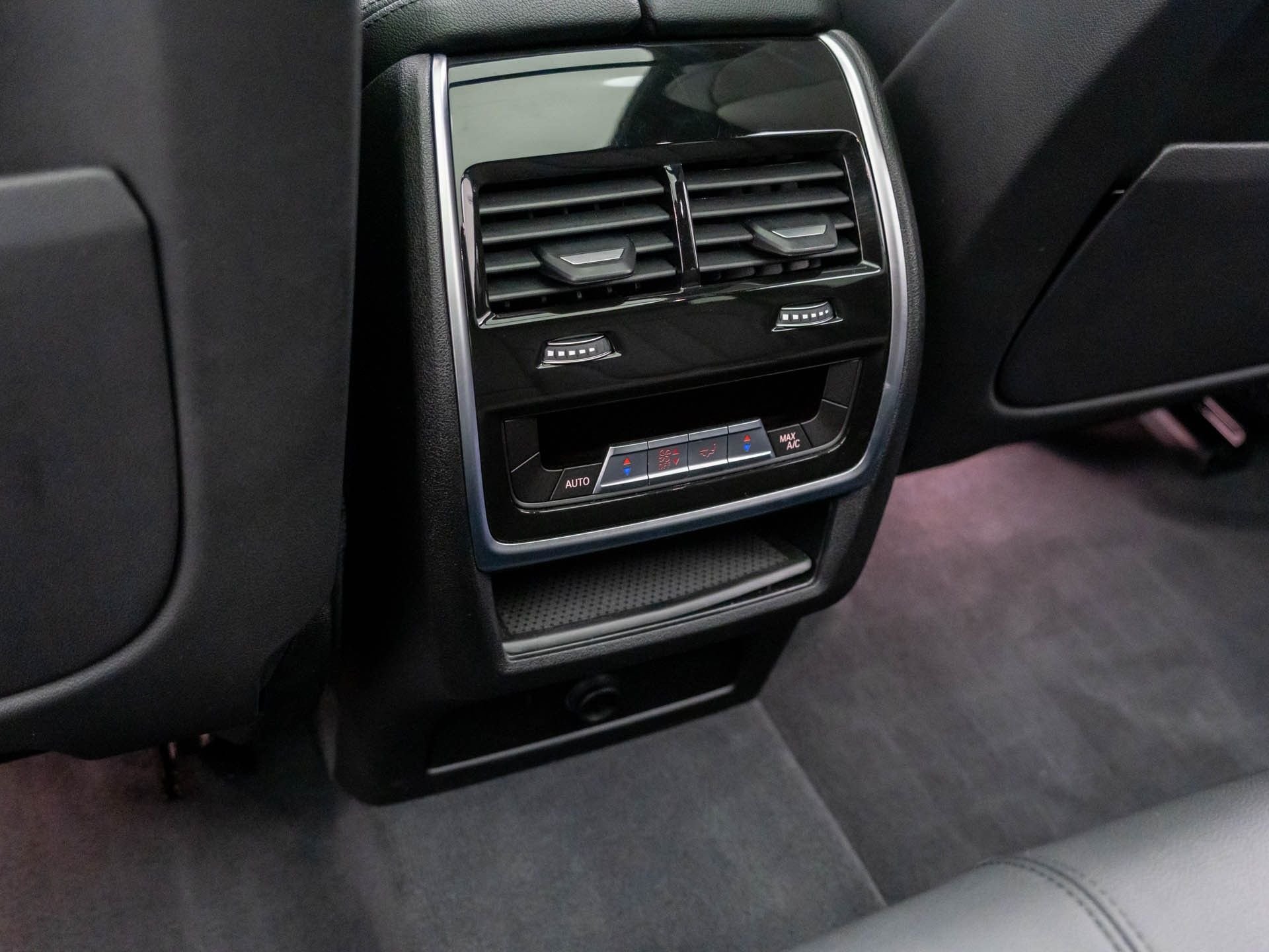 Used 2021 Blue BMW xDrive40i image 22
