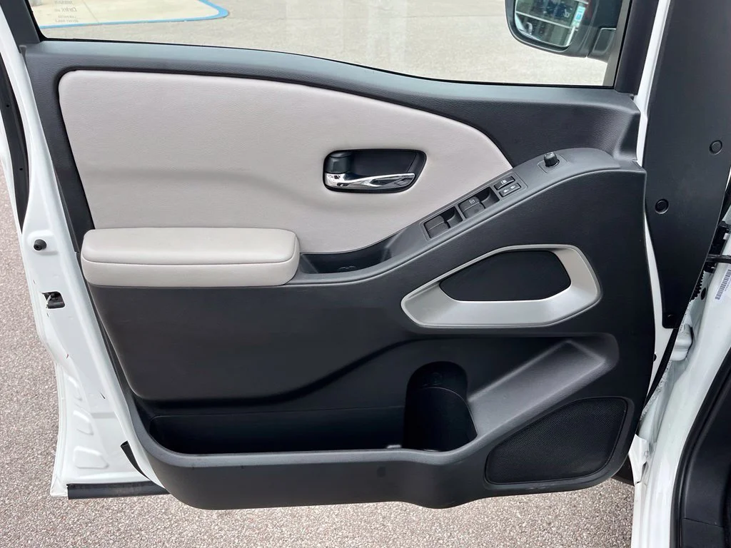 Used 2025 White Nissan SV image 12
