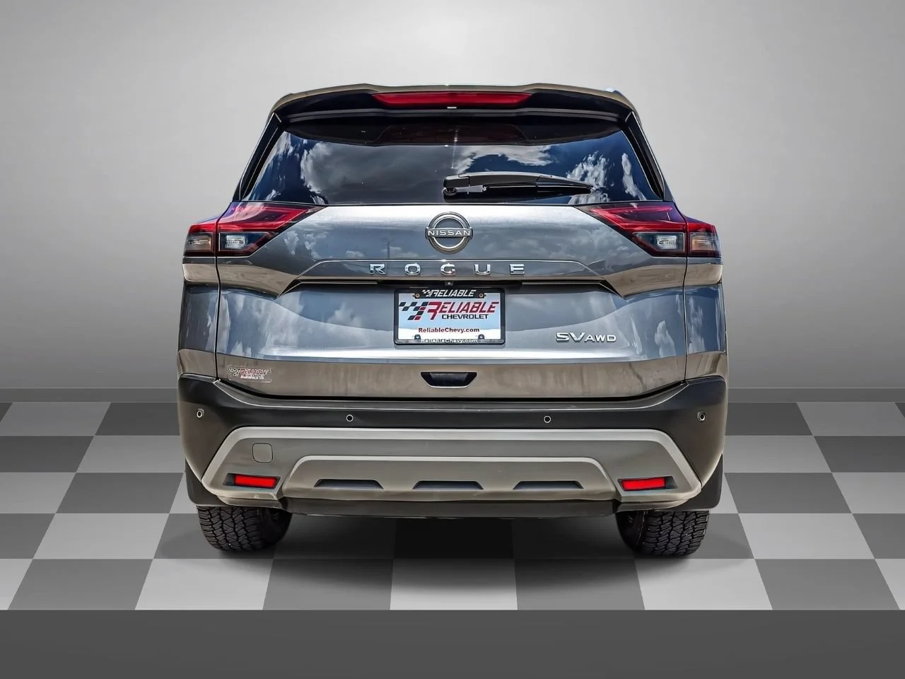 Used 2023 Gray Nissan SV Intelligent AWD image 4