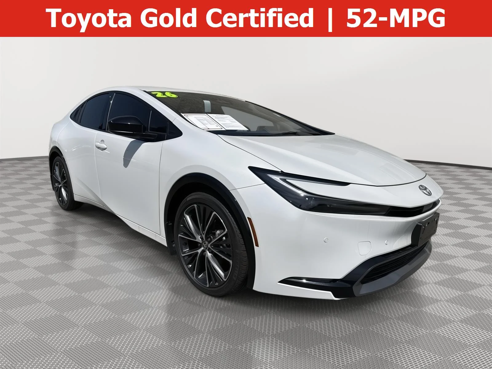 2026 Toyota Prius XLE FWD's photo