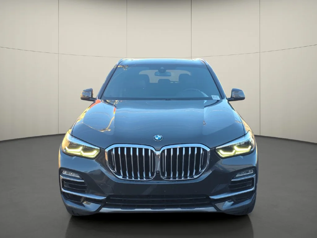 Used 2020 Gray BMW sDrive40i image 2