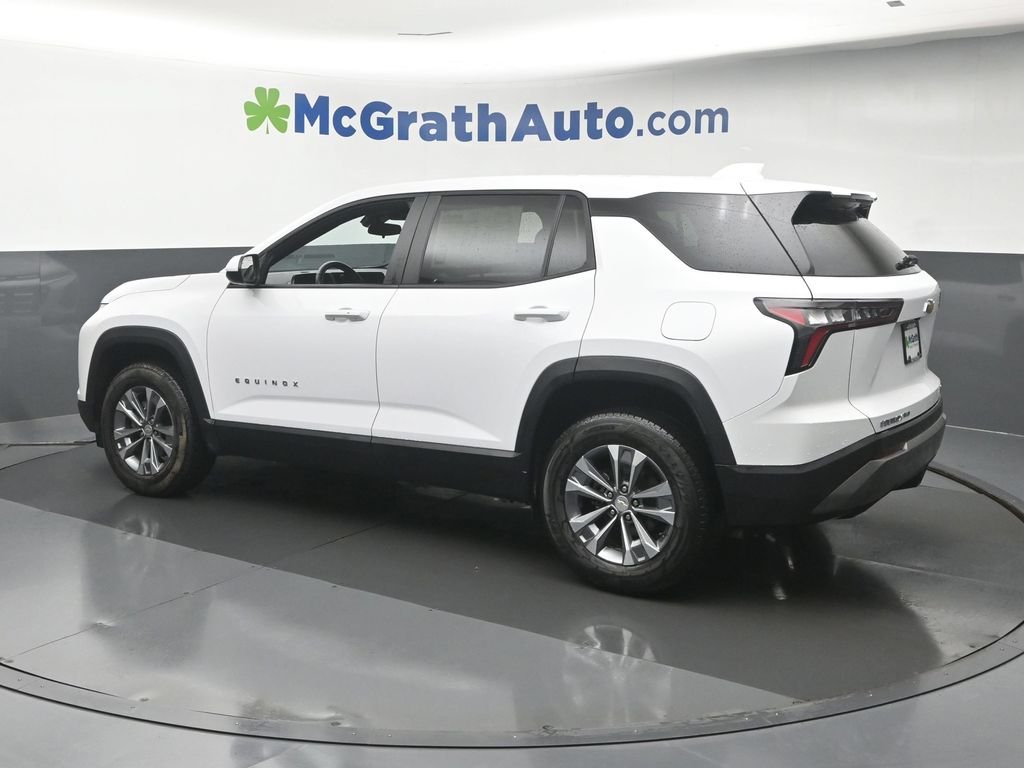 Used 2025 White Chevrolet LT image 27