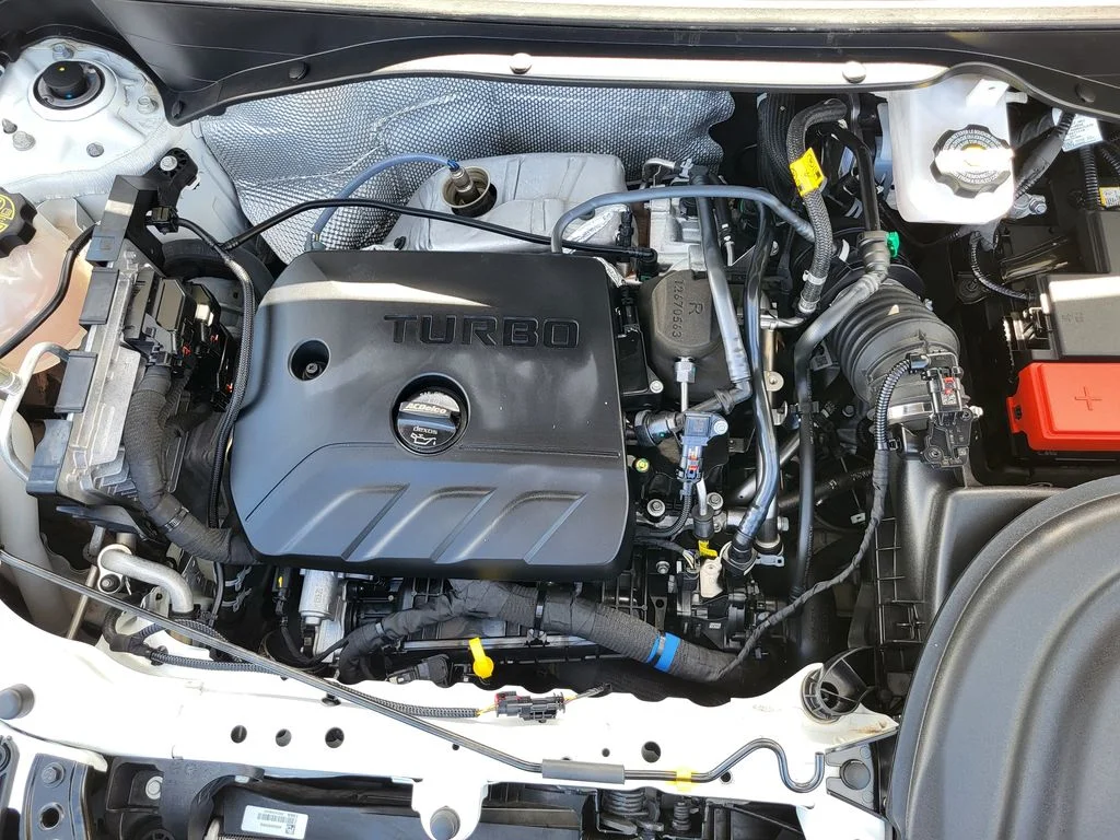 Used 2024 Summit White Buick Sport Touring image 22