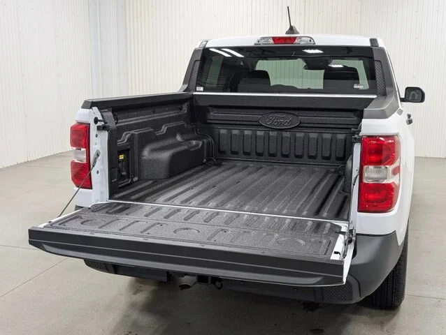 New 2026 Oxford White Ford XLT image 19