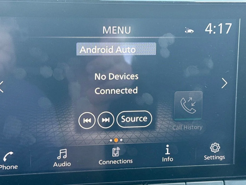 Used 2025 White Pearl Nissan SV image 8