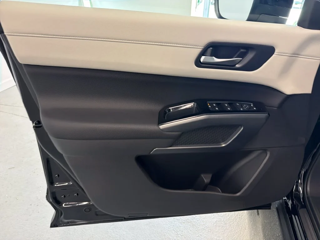 New 2026 Super Black Nissan SL image 15