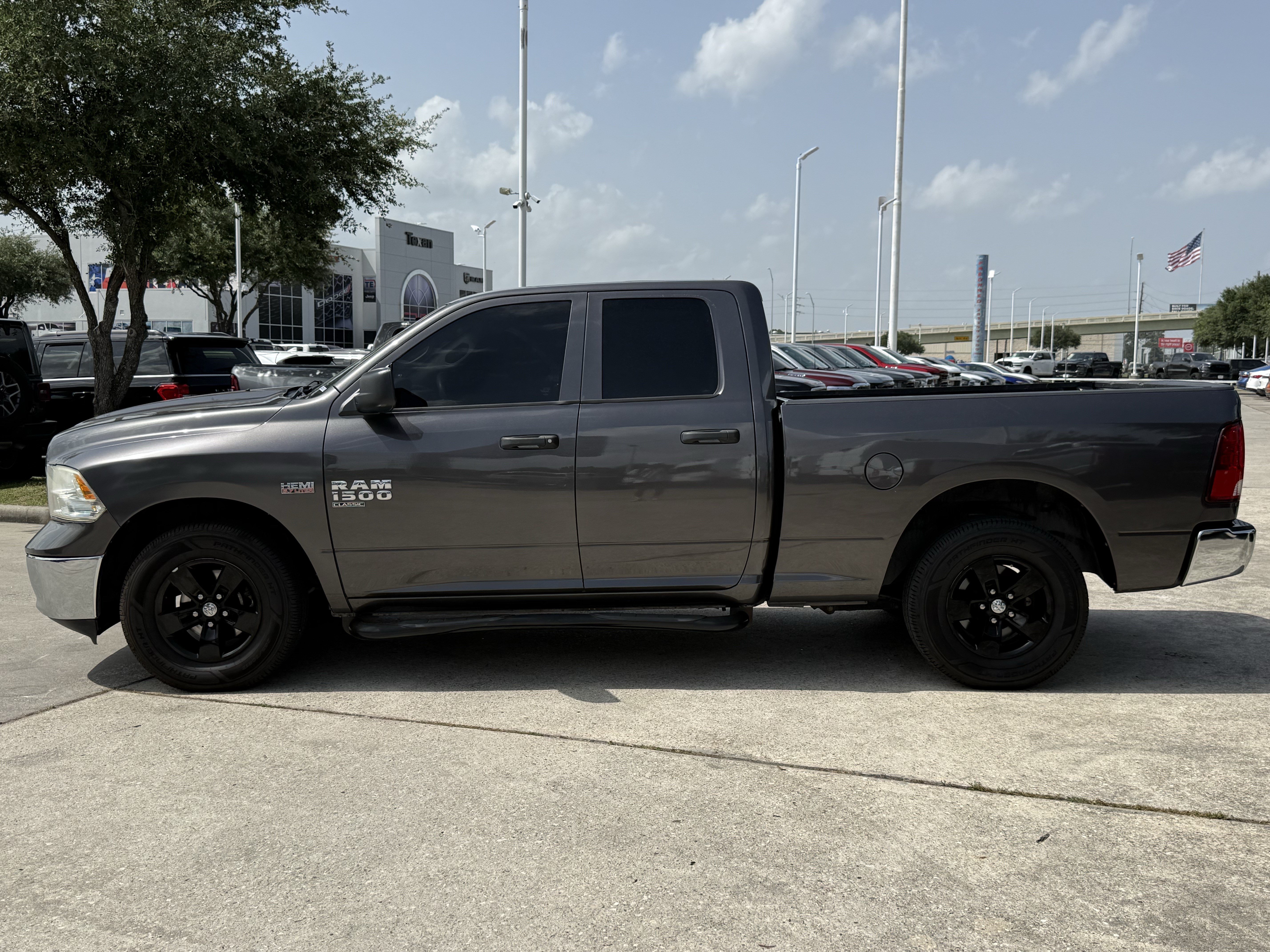 Used 2019 Granite Crystal Metallic Clearcoat Ram Tradesman image 7