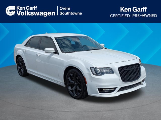 2023 Chrysler 300 Touring L