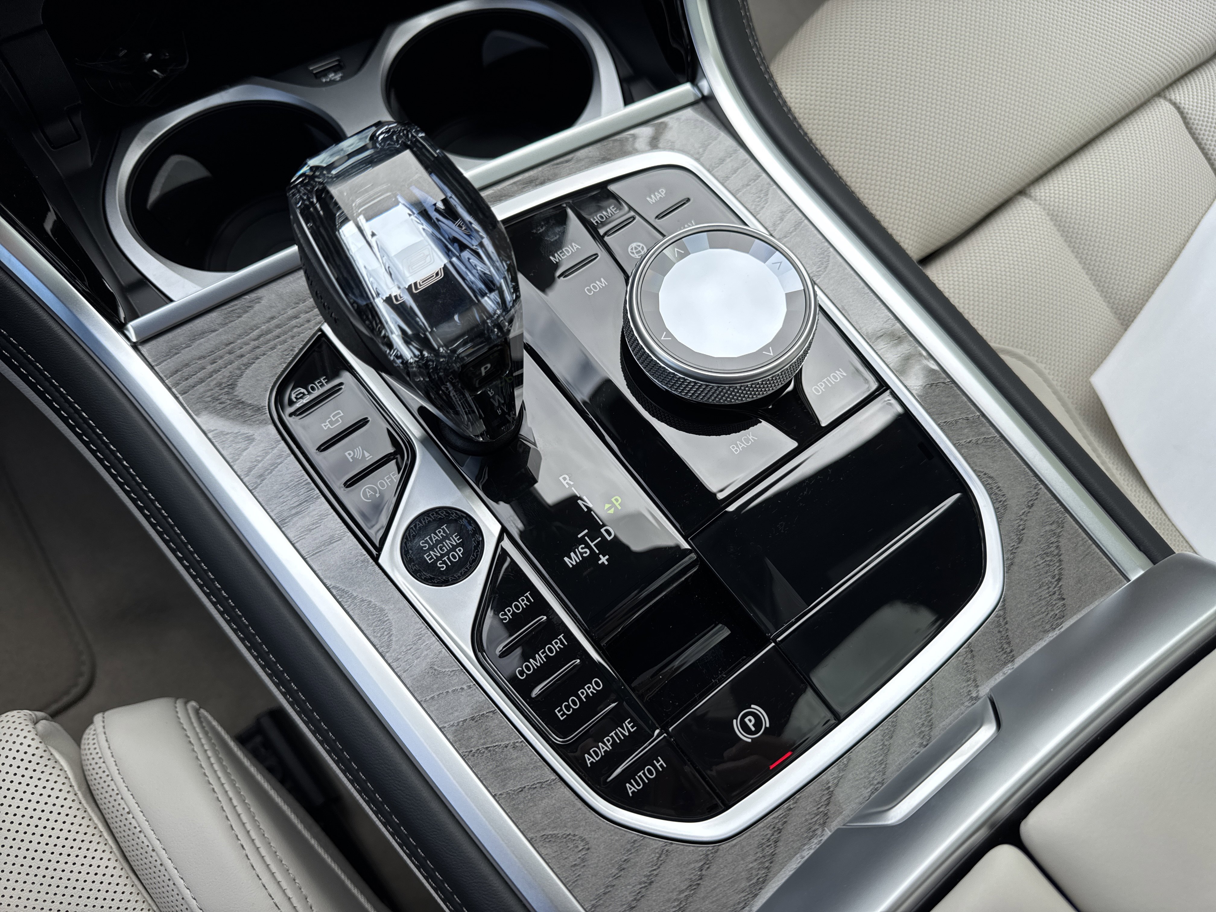 New 2026 CARBON BLACK BMW 840i image 17