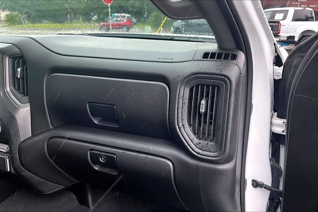 Used 2025 White Chevrolet Custom image 22