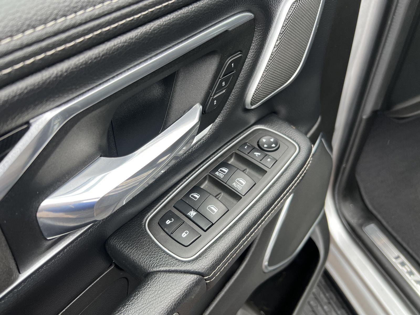 Used 2022 Silver Ram Laramie image 26