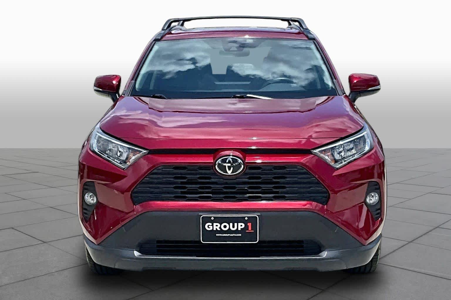 Used 2019 Ruby Flare Pearl Toyota XLE image 4