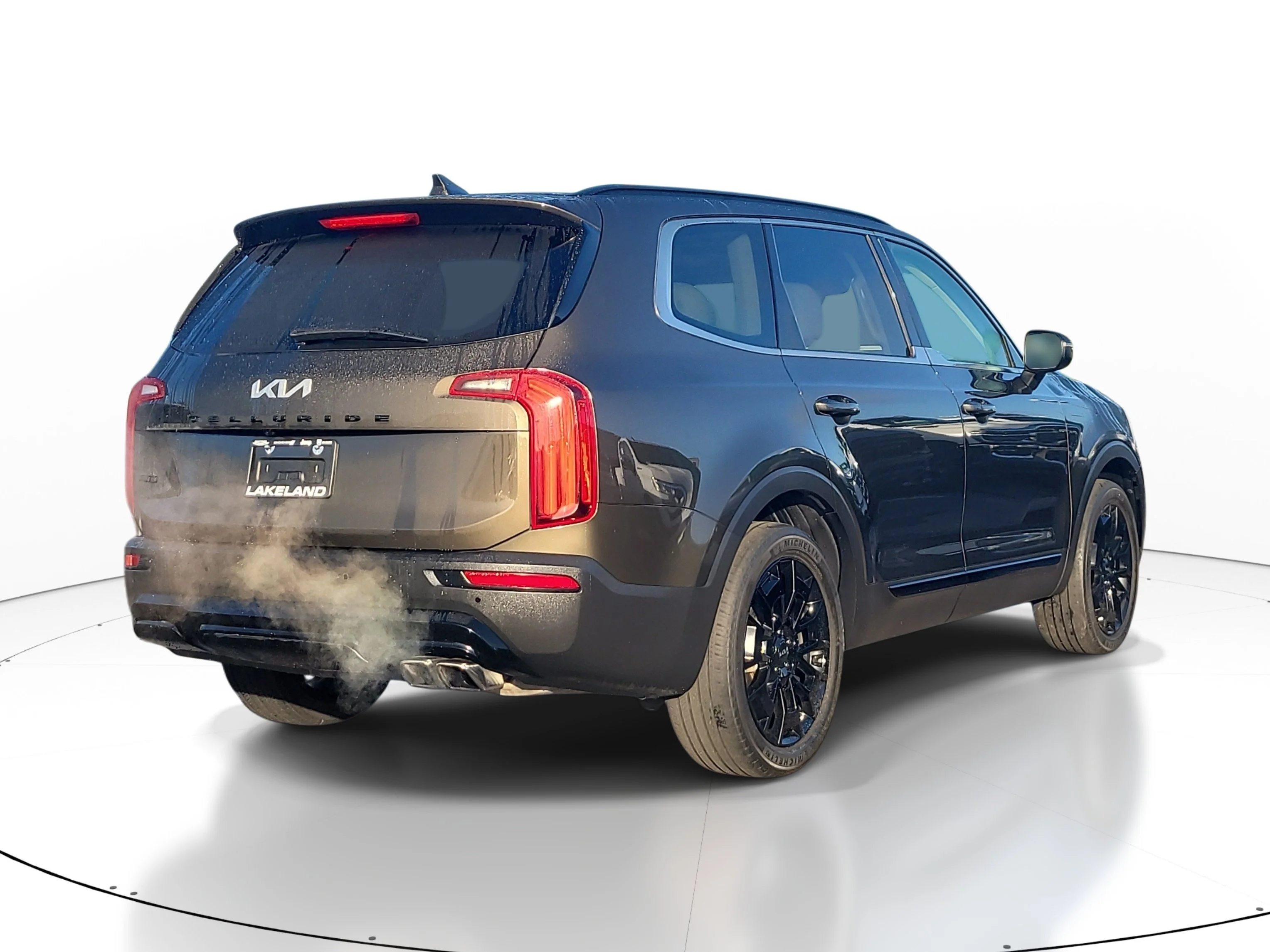 Used 2022 Dark Moss Kia EX image 4