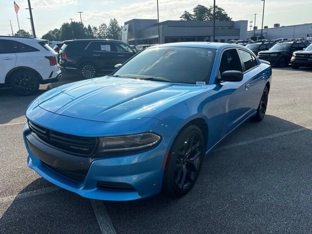 Used 2019 Blue Dodge SXT image 2