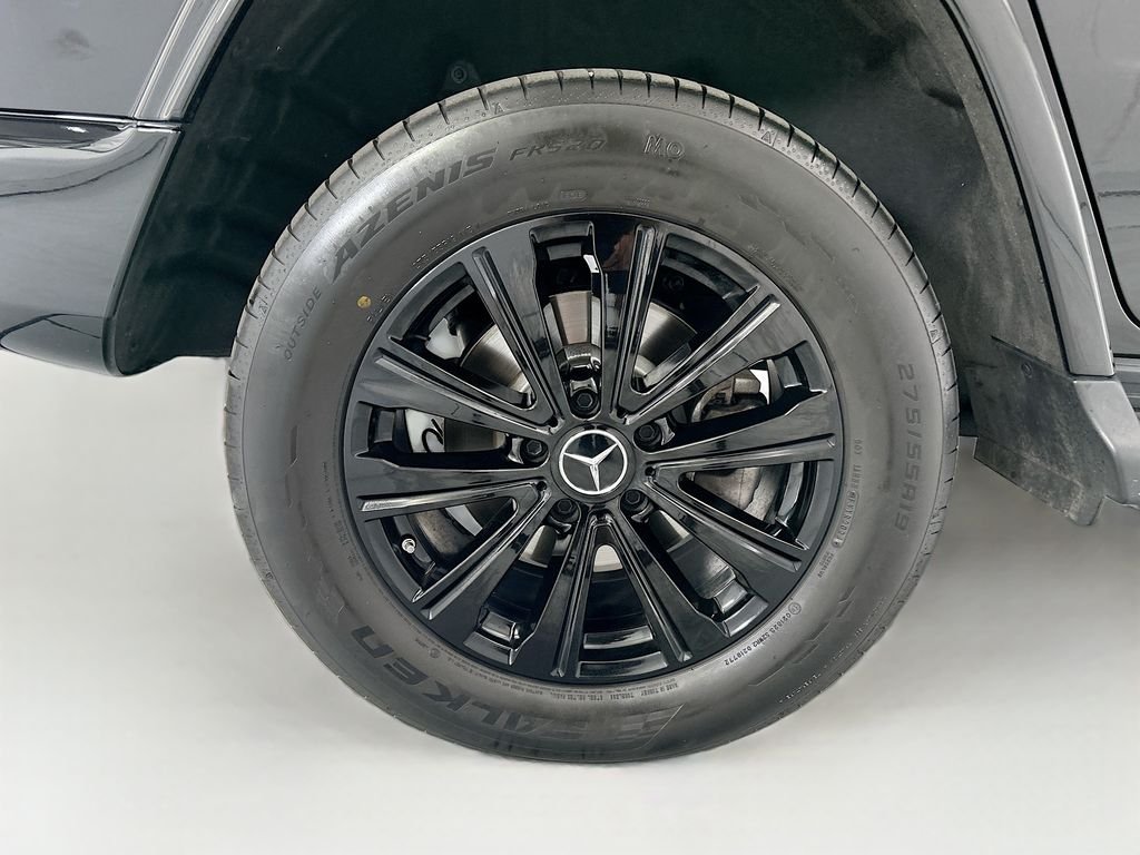 Used 2025  Mercedes-Benz G 550 image 32