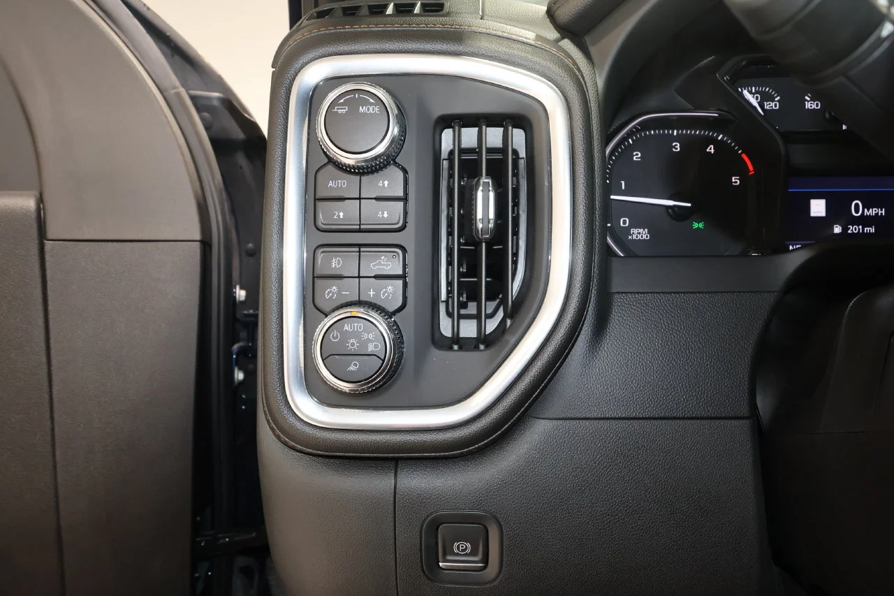 Certified Used 2022 PACIFIC BLUE METALLIC GMC AT4 image 11