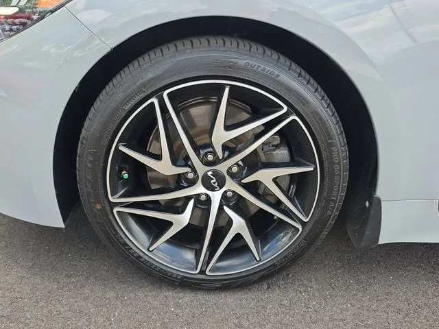 Certified Used 2022 White Kia GT-Line image 9