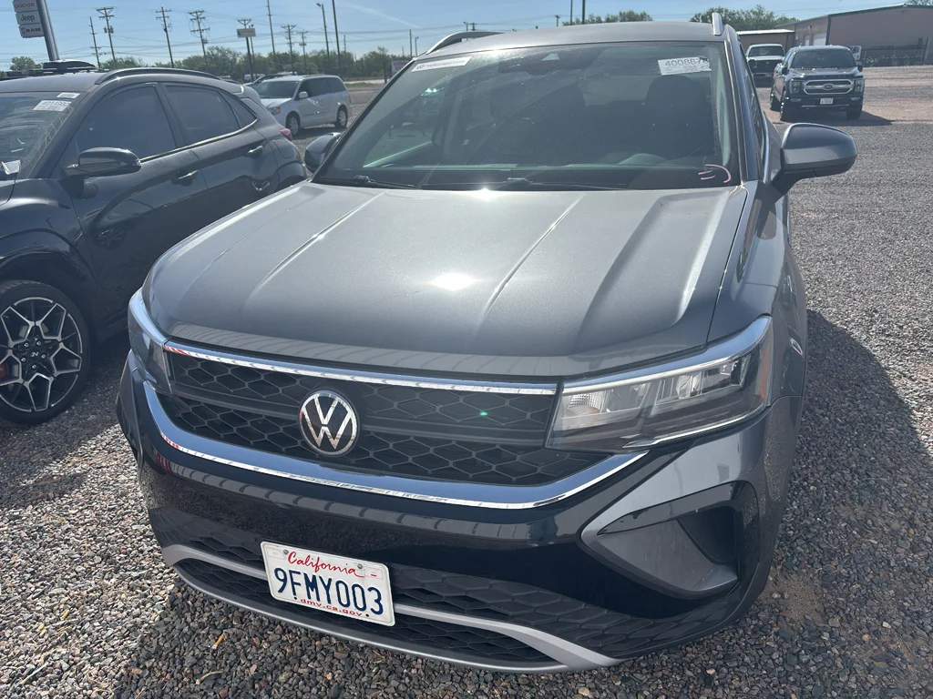 2023 Volkswagen Taos 1.5T SE's photo