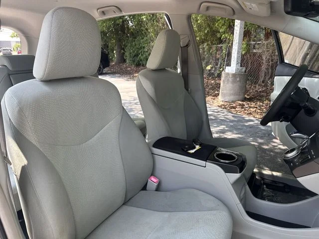 Used 2014 Silver Toyota Three image 10