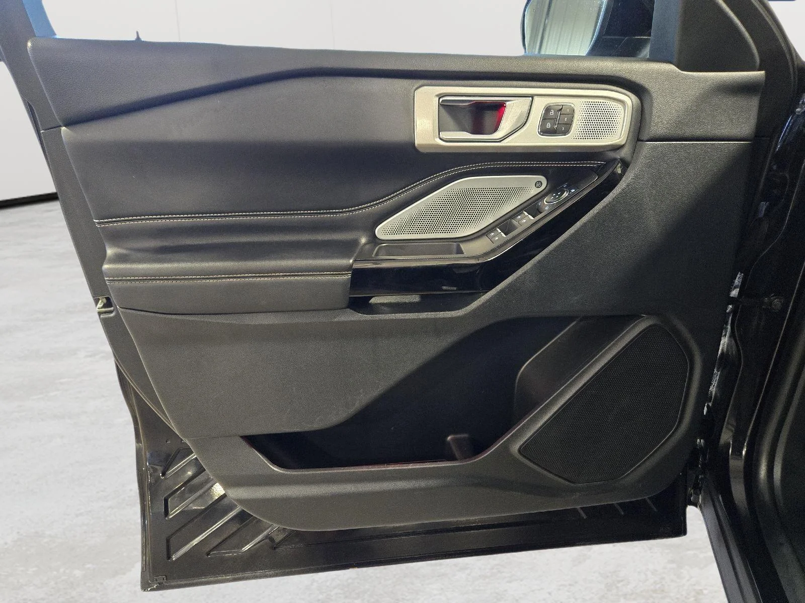 Used 2023 Agate Black Ford ST image 12