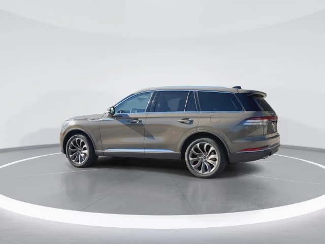 Used 2025 Gray Lincoln Premiere image 6