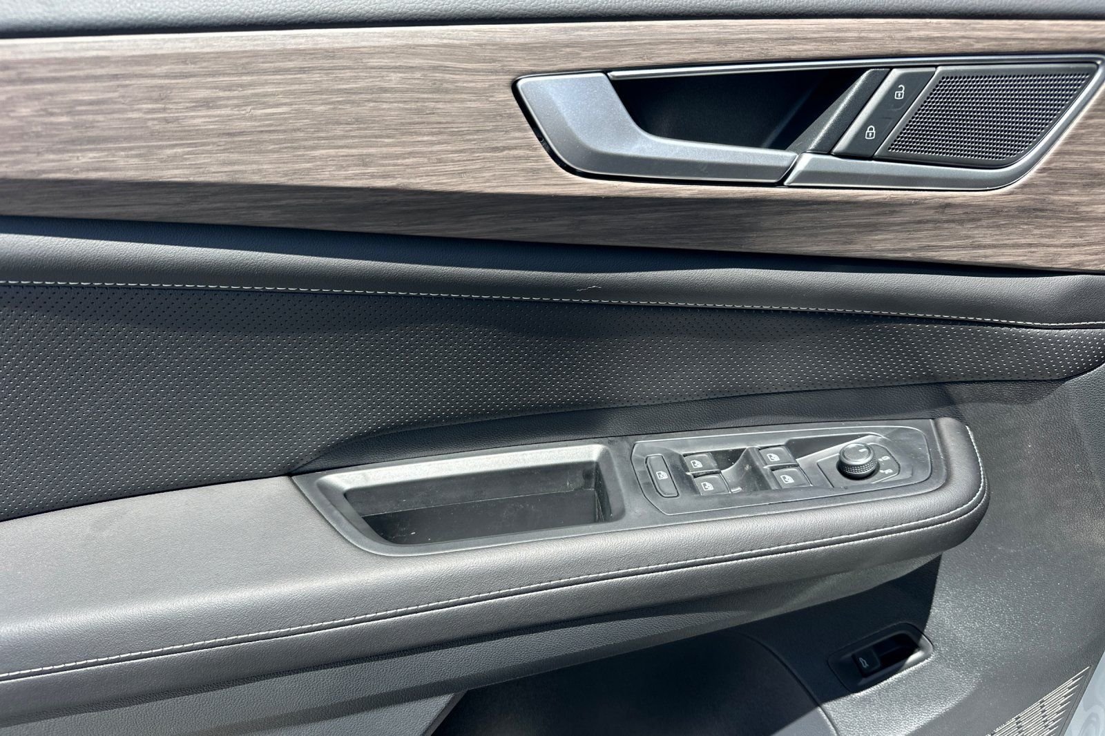 New 2026 Pure Gray Volkswagen 2.0T SEL image 11