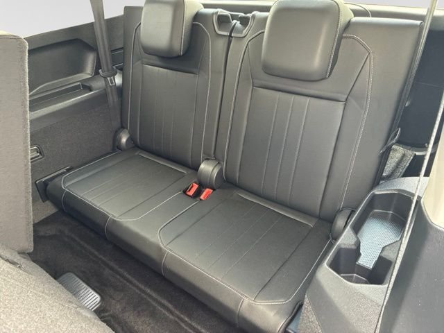 Certified Used 2023 Platinum Gray Metallic Volkswagen 2.0T SE image 6