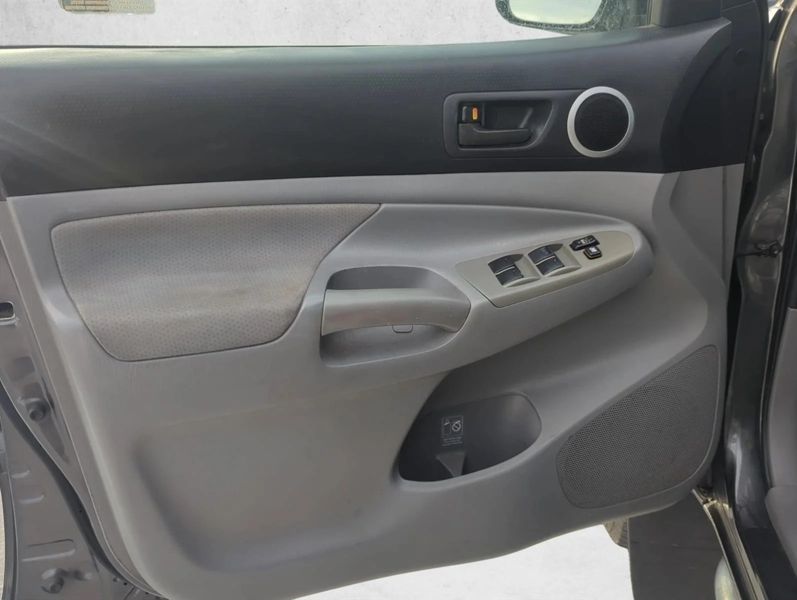 Used 2011 Magnetic Gray Meta Toyota  image 6