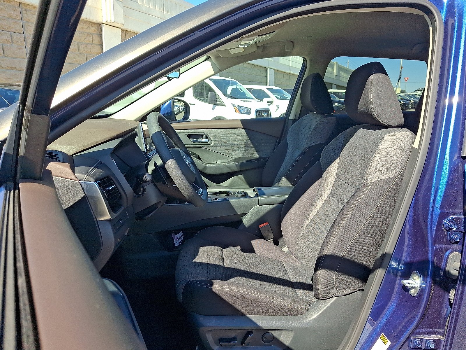 2022 Nissan Rogue SV - Photo 14
