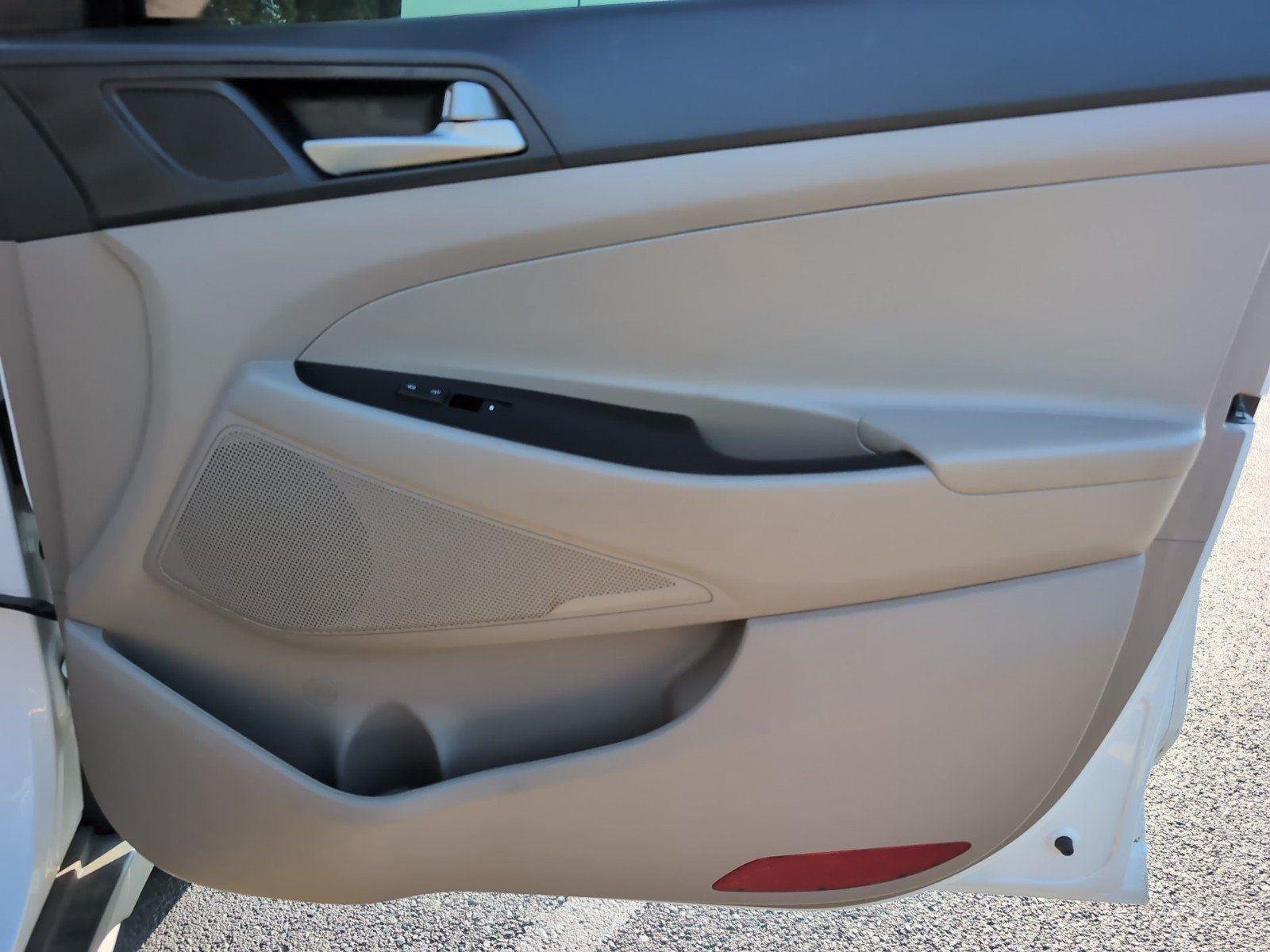 Used 2021 White Cream Hyundai SEL image 36