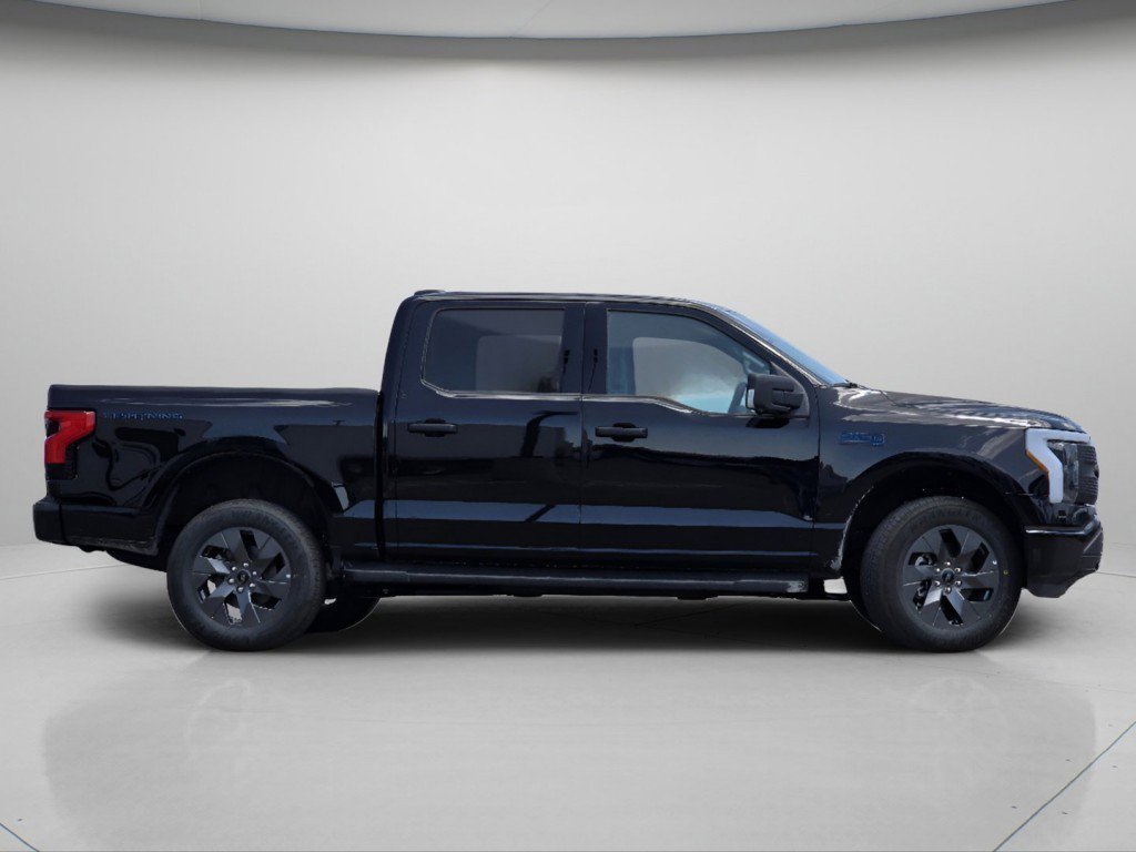 New 2024 Agate Black Metallic Ford XLT image 22