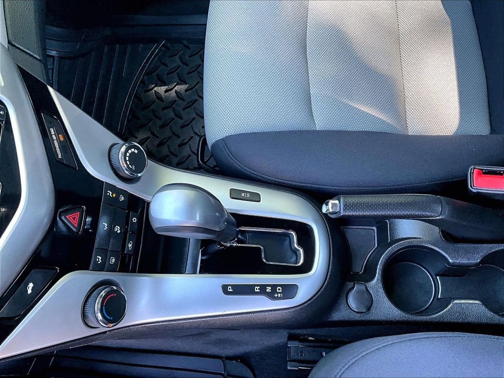 Used 2016 White Chevrolet LS image 19