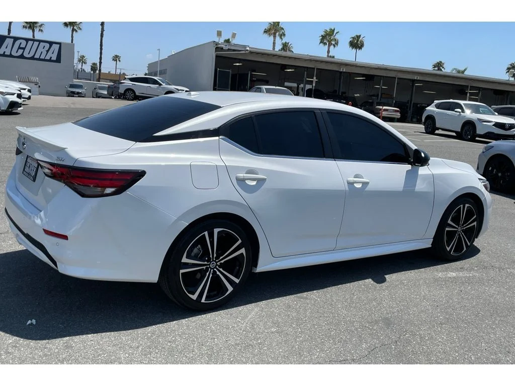 Used 2022 Aspen White TriCoat Pearl Nissan SR image 5