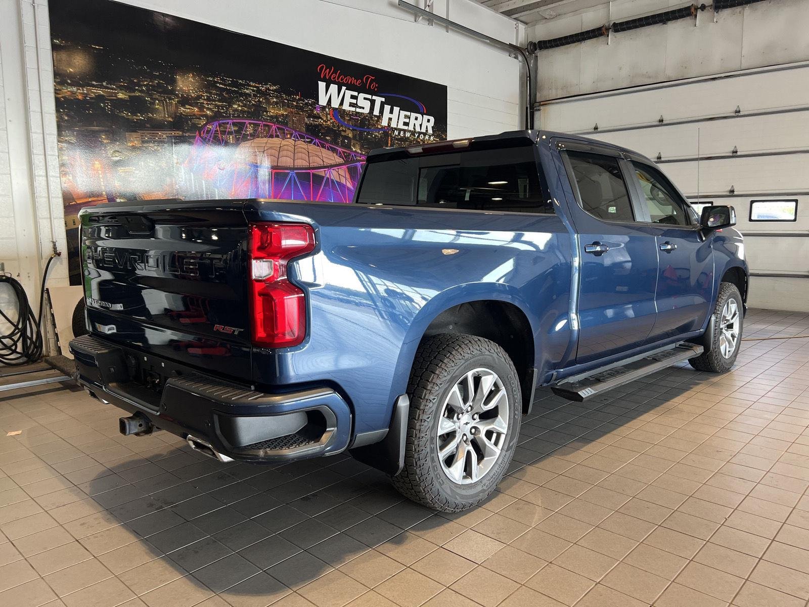 Used 2021 Northsky Blue Metallic Chevrolet RST image 10