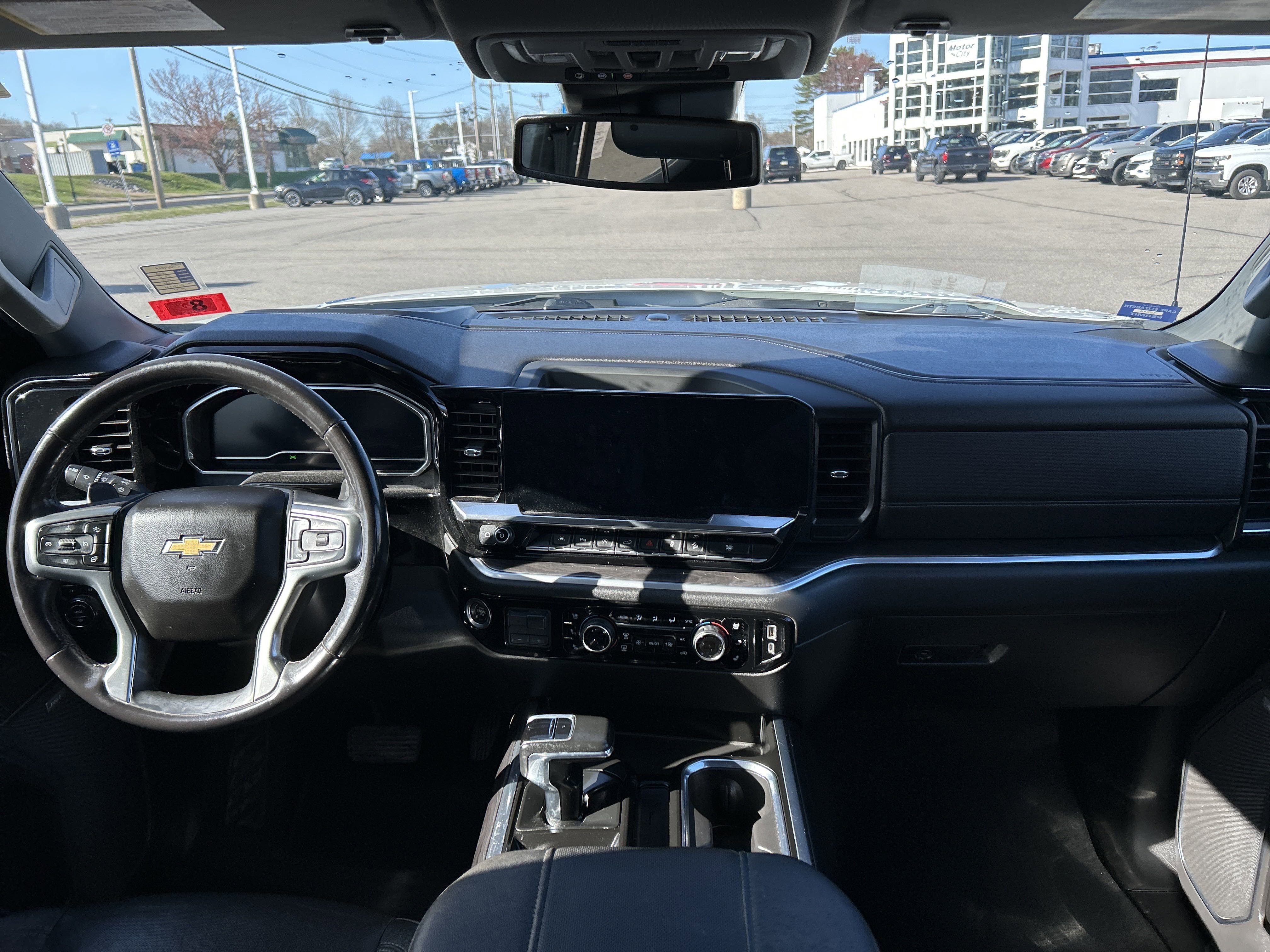 2023 Chevrolet Silverado 1500 LTZ photo 3