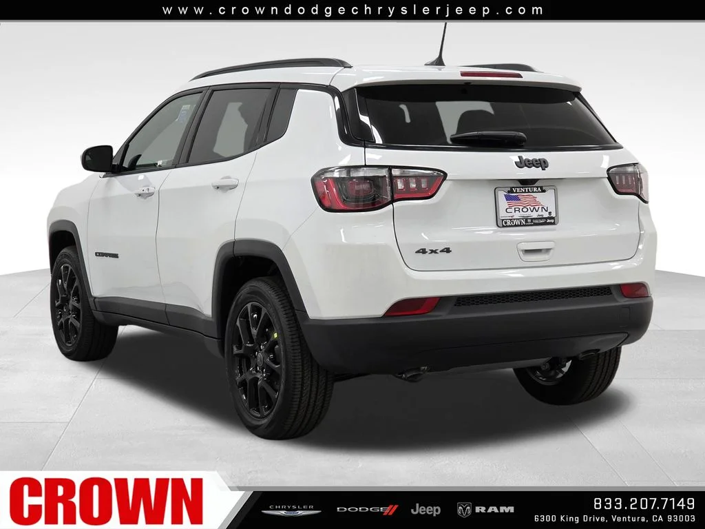 New 2026 Bright White Clearcoat Jeep Latitude image 7
