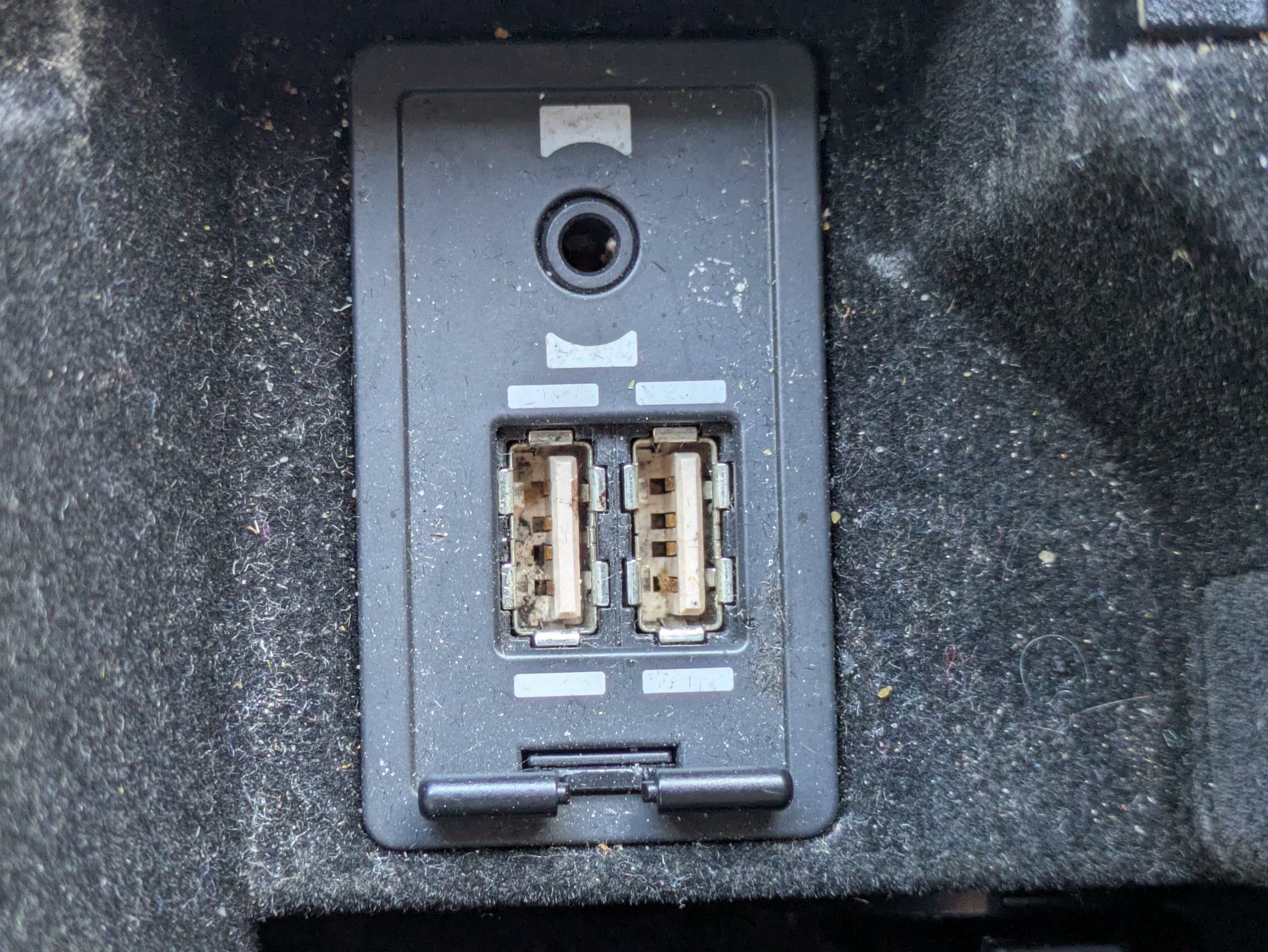 Used 2019  Lexus  image 23