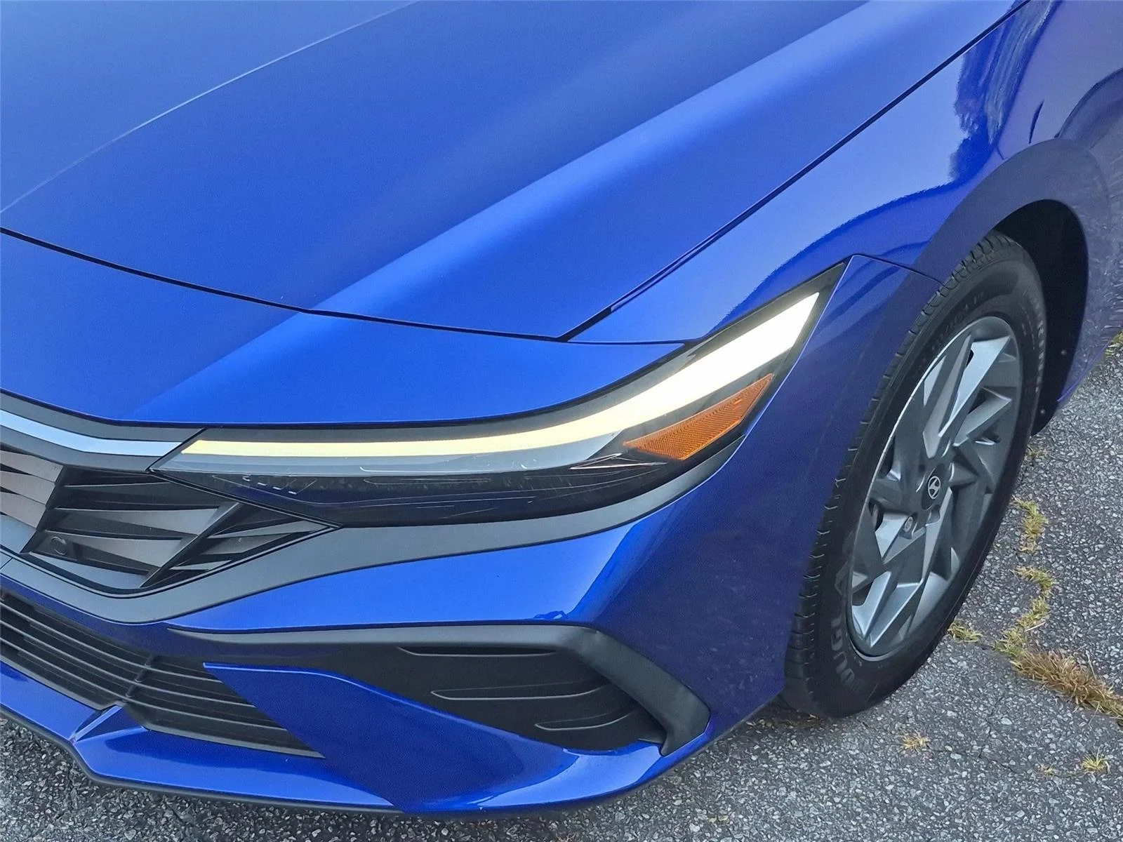Used 2024 Intense Blue Hyundai SEL image 9
