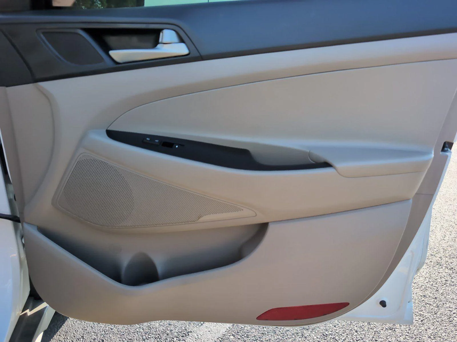 Used 2021 White Cream Hyundai SEL image 36