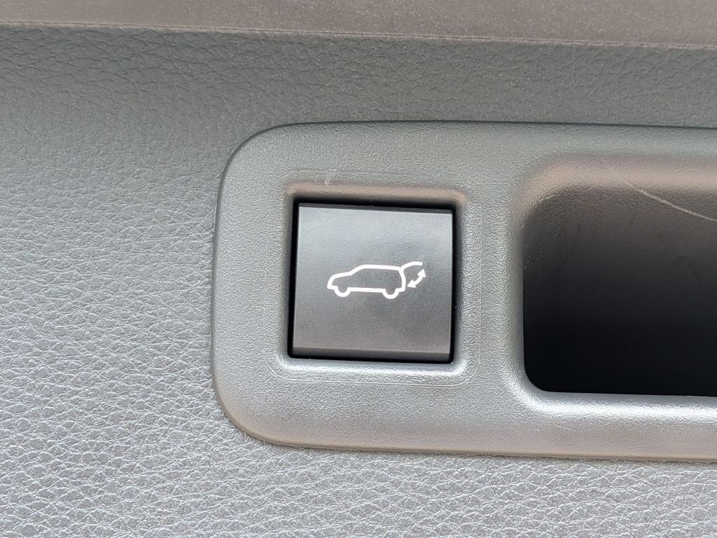 Used 2026  Toyota XLE image 35