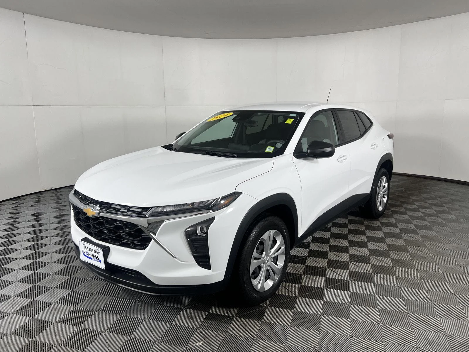 Used 2024 Summit White Chevrolet LS image 10