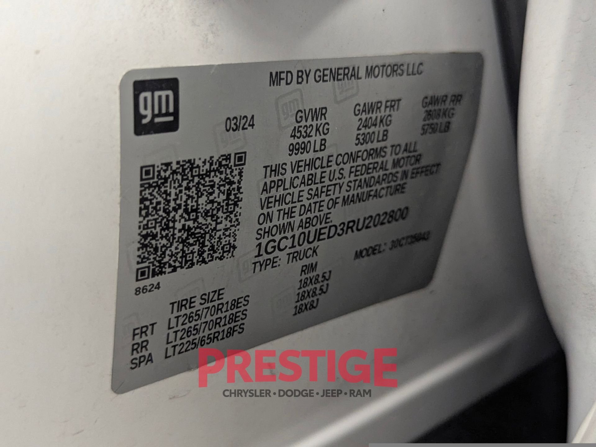 Used 2024 White Chevrolet Work Truck image 30
