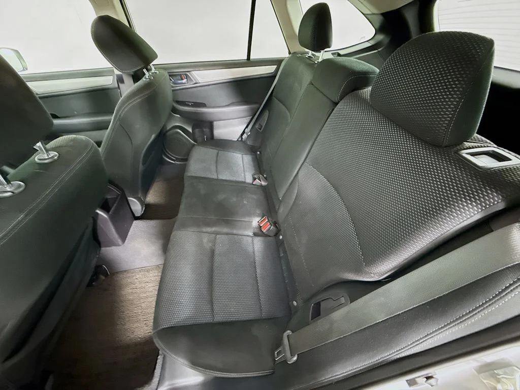 Used 2016 Ice Silver Metallic Subaru 2.5i Premium image 23