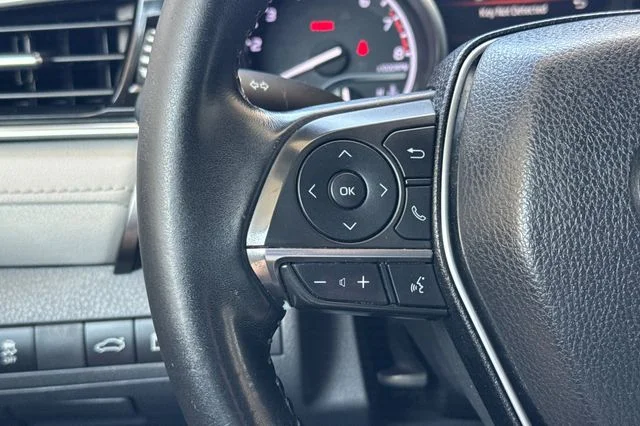 Used 2018 Brown Toyota XLE image 26