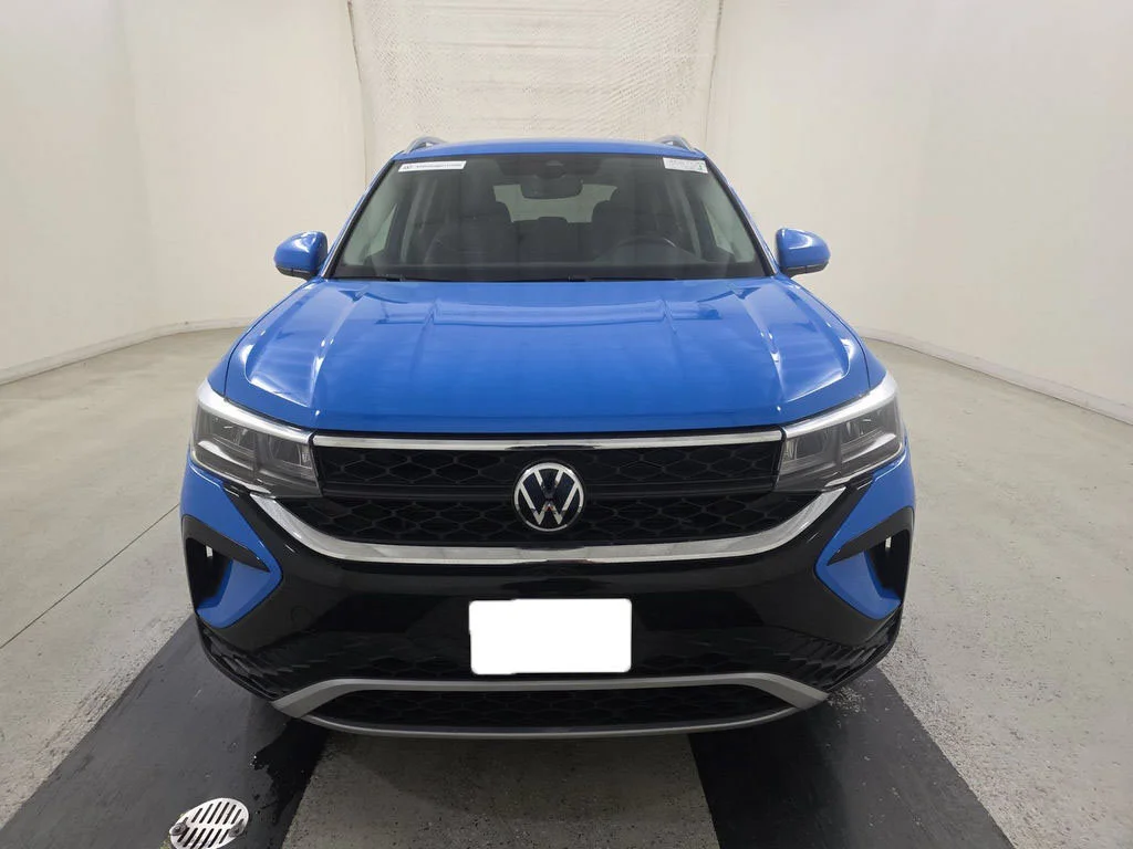 Used 2023 Blue Volkswagen 1.5T SE image 2