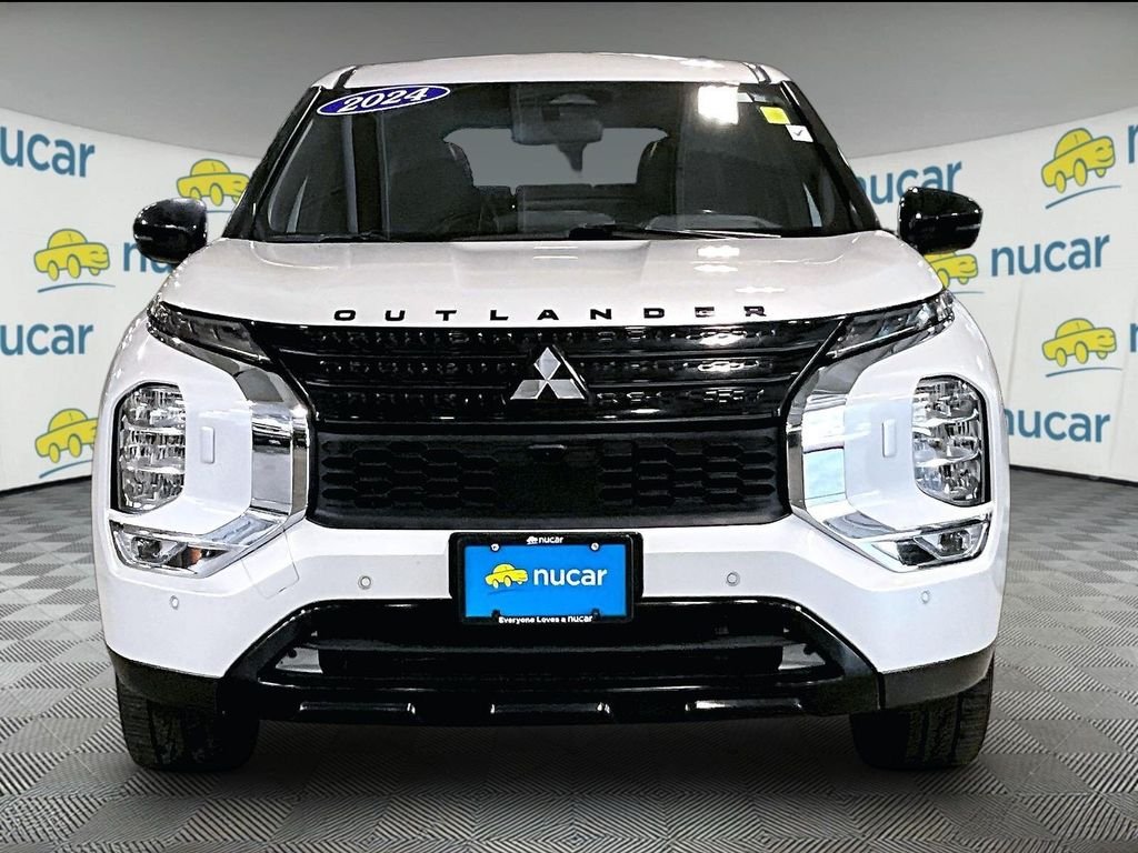 Used 2024 White Mitsubishi SE image 2