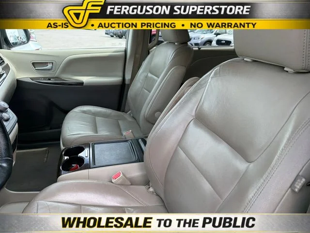 Used 2016  Toyota XLE image 19