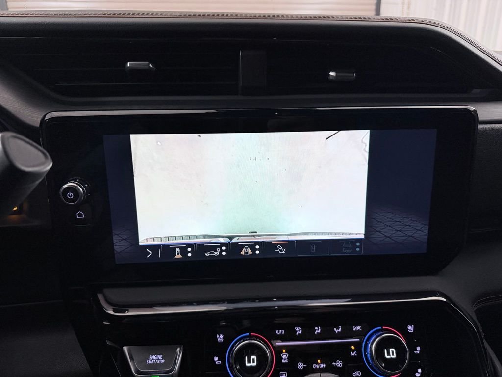Used 2024 White GMC AT4 image 22