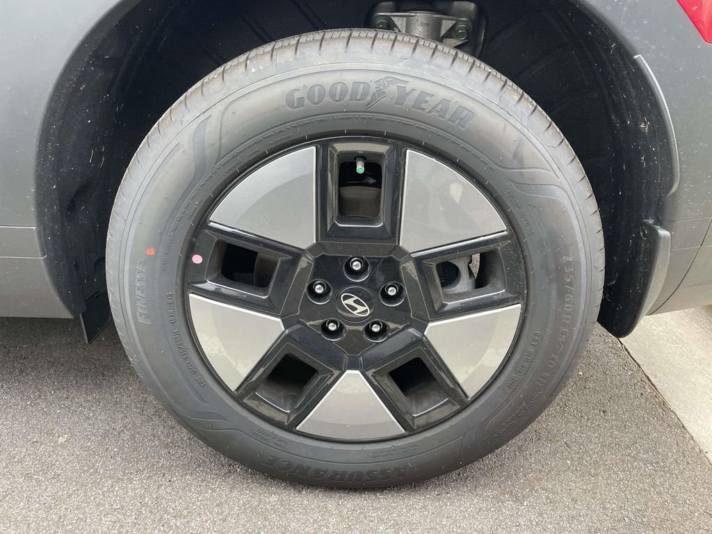 Certified Used 2026 Shimmering Silver Hyundai SEL image 5